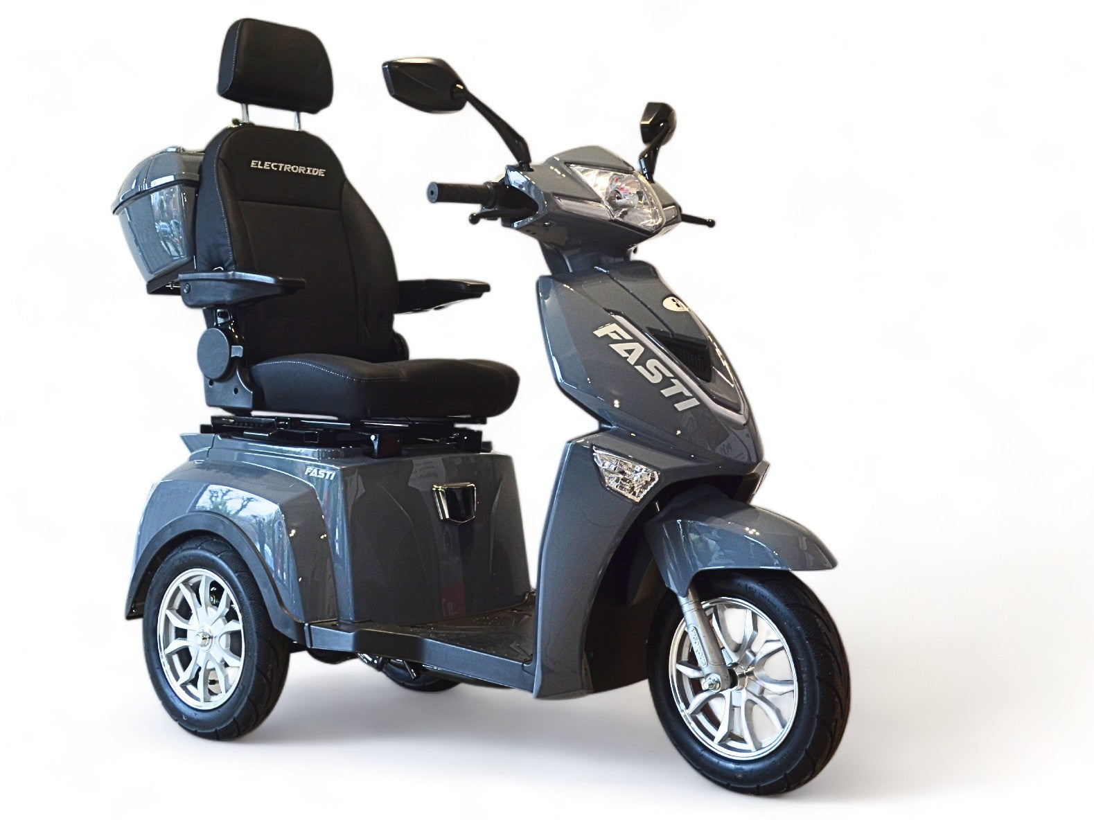 BULLBIKE Braga Electric Scooter 600W 60V 20Ah Lithium 25Km/h/ Senior Mobility / Tricycle 