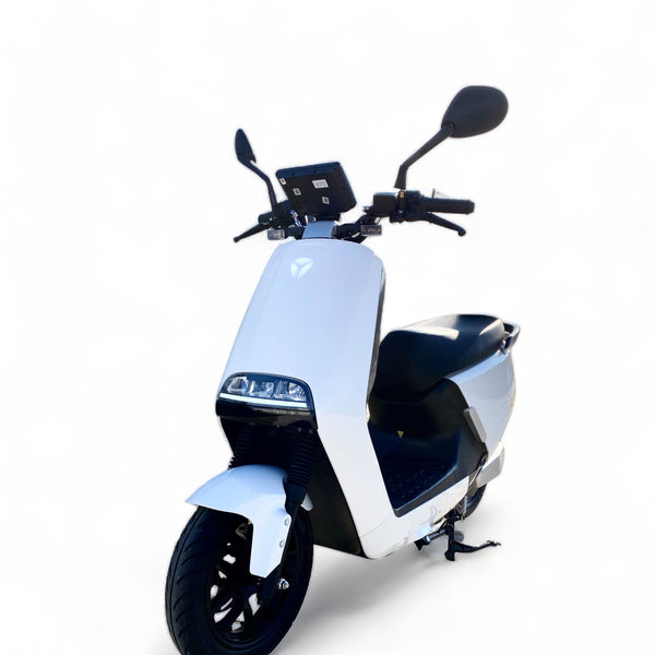 BULLBIKE Yadea G5 Eco / 2400W 72V 20Ah 45 km/h + Graphene Battery + Fast Charger 