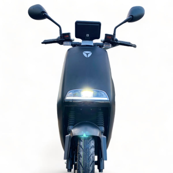 BULLBIKE Yadea G5 Eco / 2400W 72V 20Ah 45 km/h + Graphene Battery + Fast Charger 